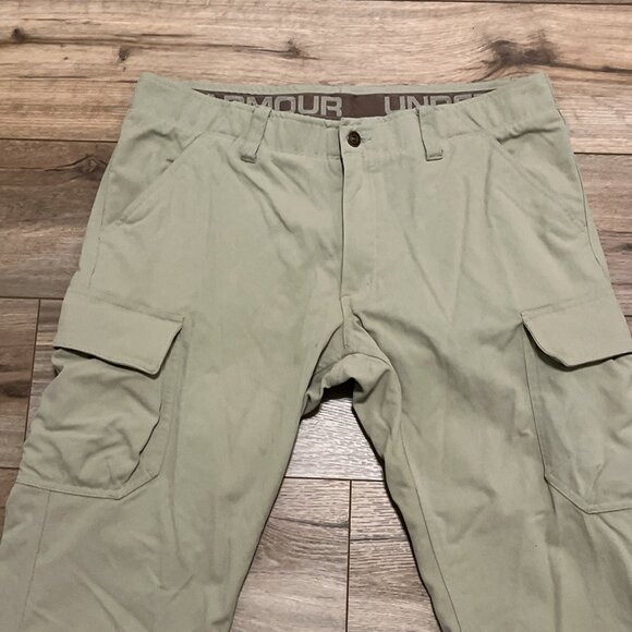 Men's Under Armour UA Cargo Pants 36x30 Beige Nylon Lightweight Casual Outdoor - Picture 2 of 11